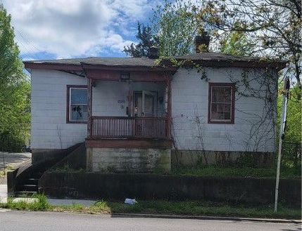 524 E Wythe St, Petersburg VA Foreclosure Property