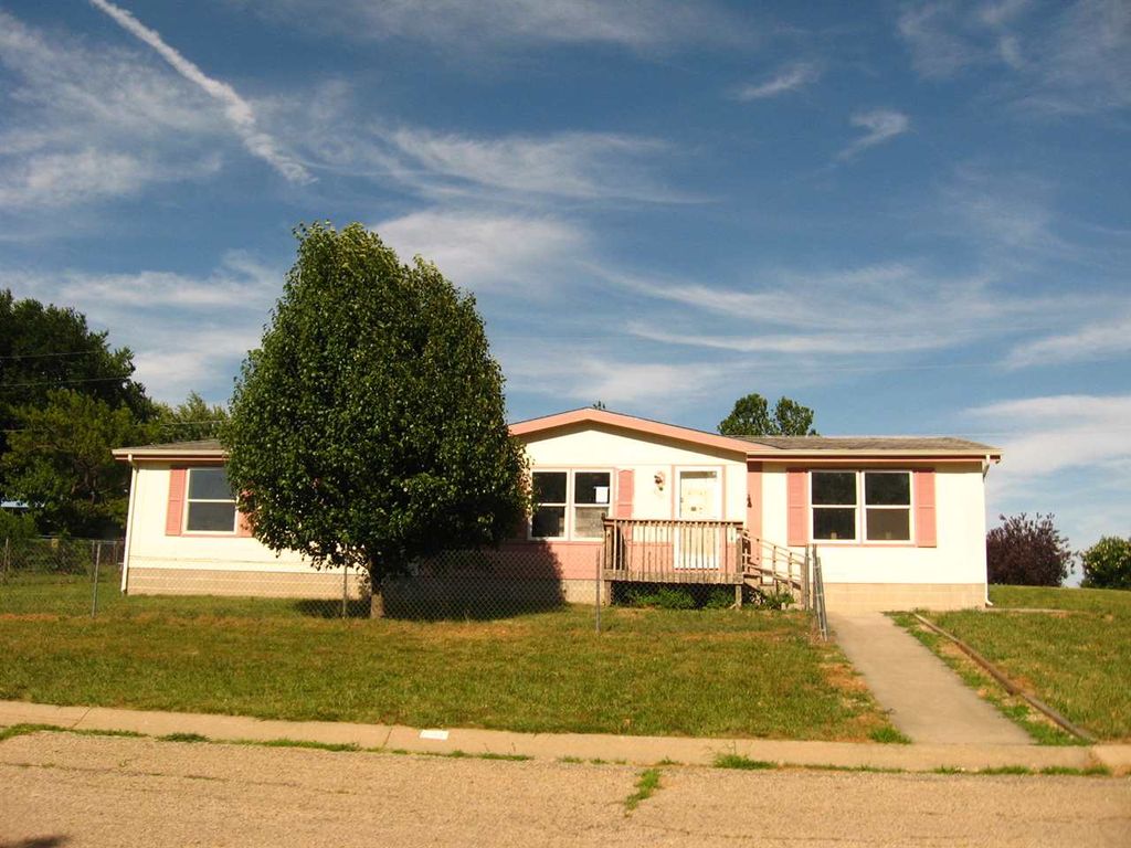 600 Richie St, Junction City KS Foreclosure Property