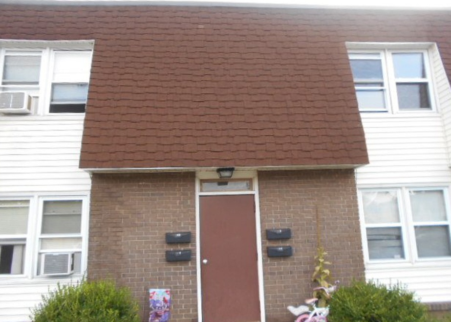 117 Kenneth St Apt D, East Haven CT Foreclosure Property