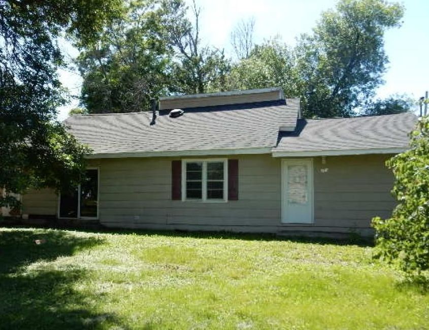203 W Ogden St, Oakford IL Foreclosure Property