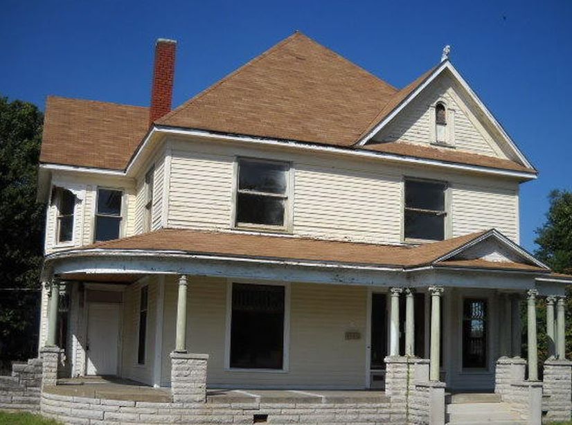 146 E 9th St, Baxter Springs KS Foreclosure Property
