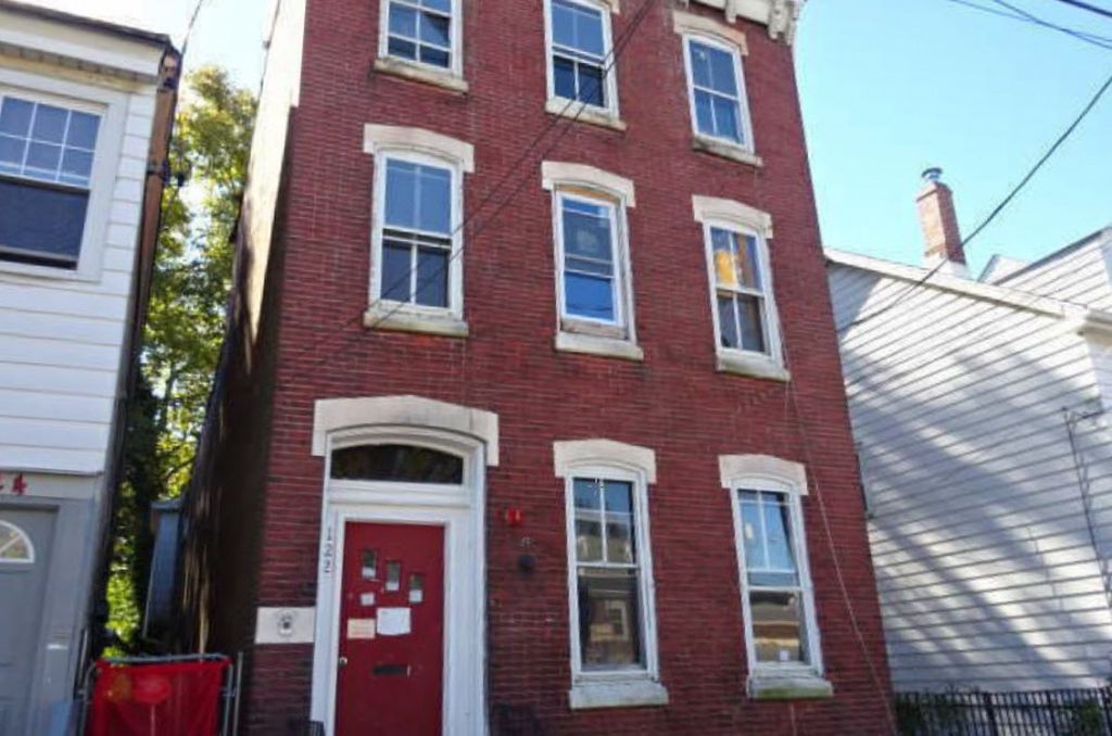 122 E Broad St, Burlington NJ Foreclosure Property