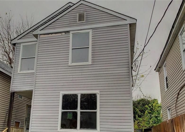 1043 32nd St, Newport News VA Foreclosure Property