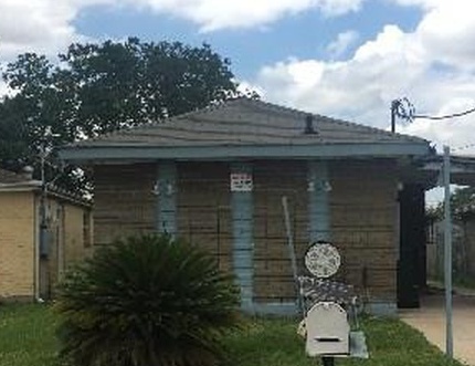 2412 Dubreuil St, New Orleans LA Foreclosure Property