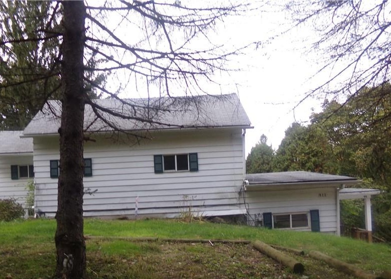 911 Armstrong Ln, East Liverpool OH Foreclosure Property