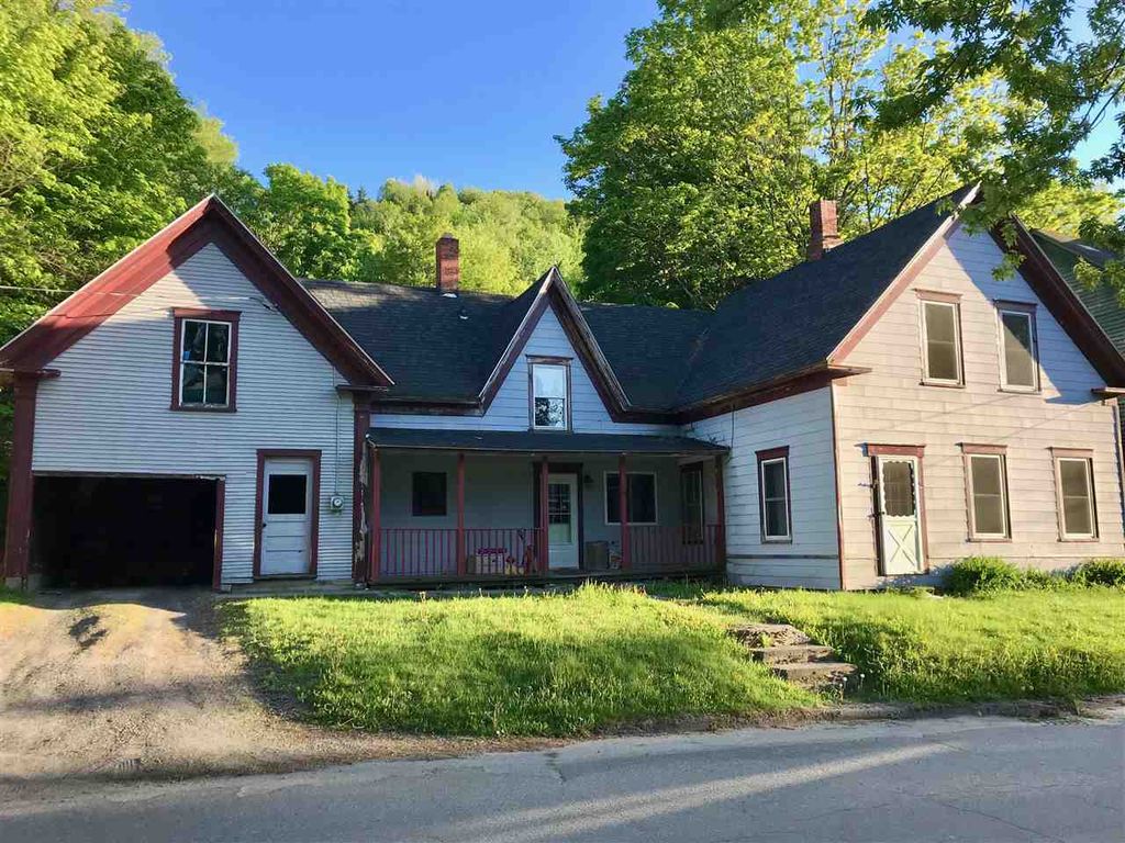 28 Spring St, Colebrook NH Foreclosure Property
