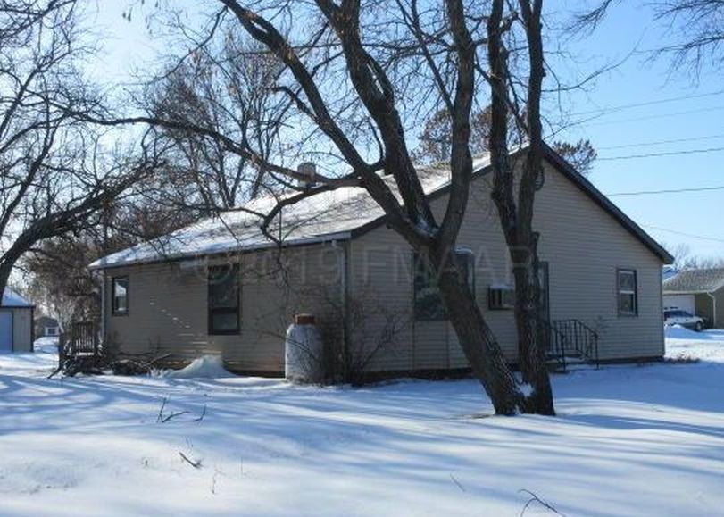 402 Park Ave Nw, Cooperstown ND Foreclosure Property
