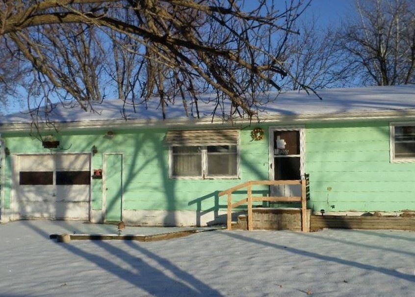 300 N Maple St, Viborg SD Foreclosure Property