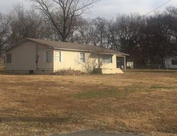 202 W 2nd St, Mulberry AR Foreclosure Property