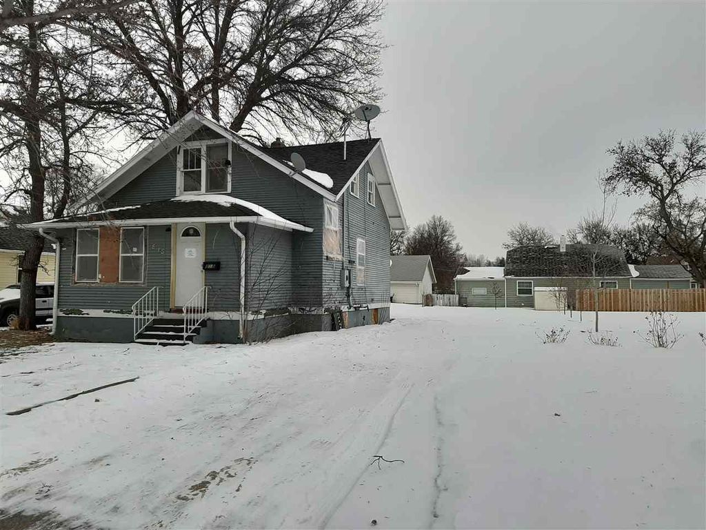 818 6th Ave Nw, Minot ND Foreclosure Property