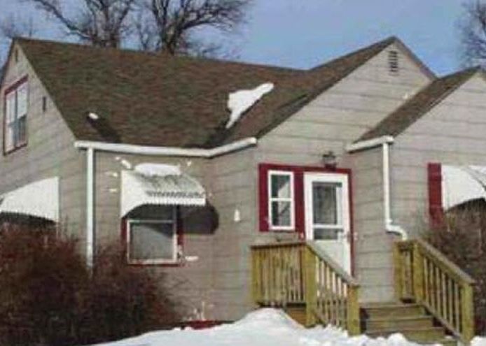 153 W 4th St, Grafton ND Foreclosure Property