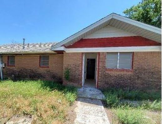 1010 W 12th St, Quanah TX Foreclosure Property