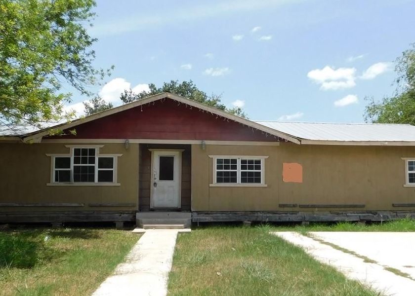 706 S Maria St, Hebbronville TX Foreclosure Property