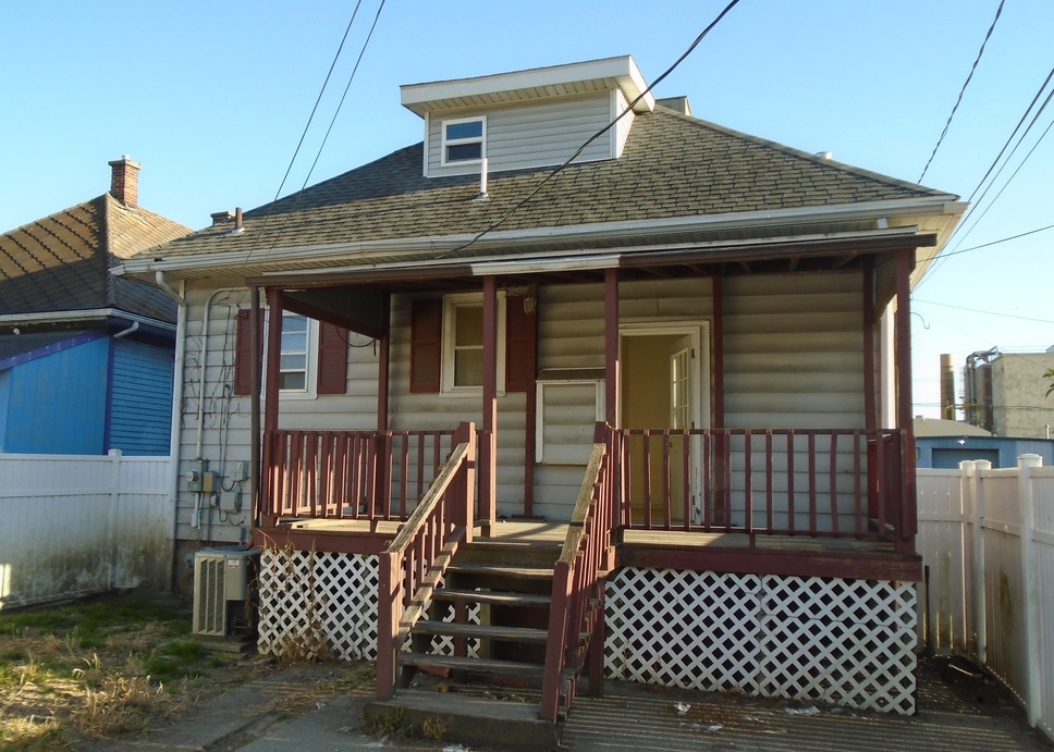 615 W 2nd St, Mount Vernon IN Foreclosure Property