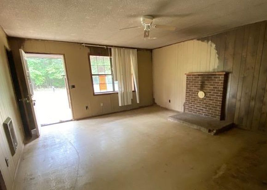 214 W Crowley Rd, Mantee MS Foreclosure Property