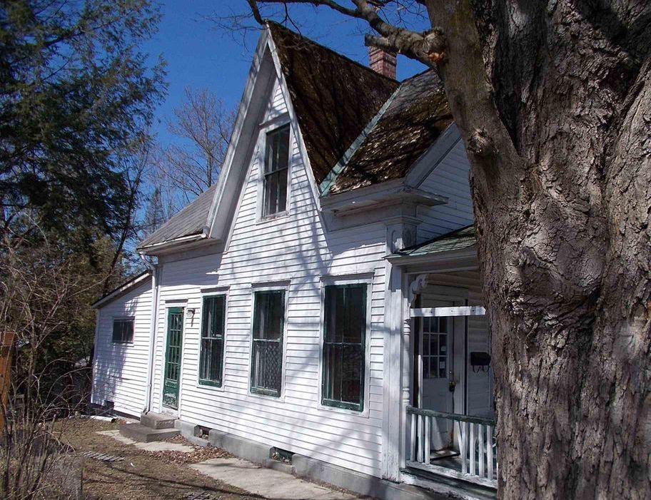 15 Highland St, Woodsville NH Foreclosure Property
