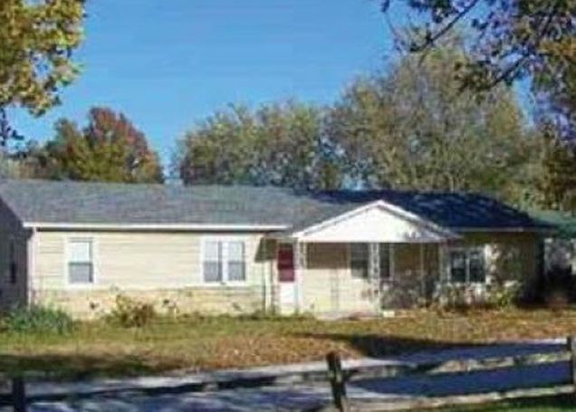 207 Winchell Ave, Windsor MO Foreclosure Property