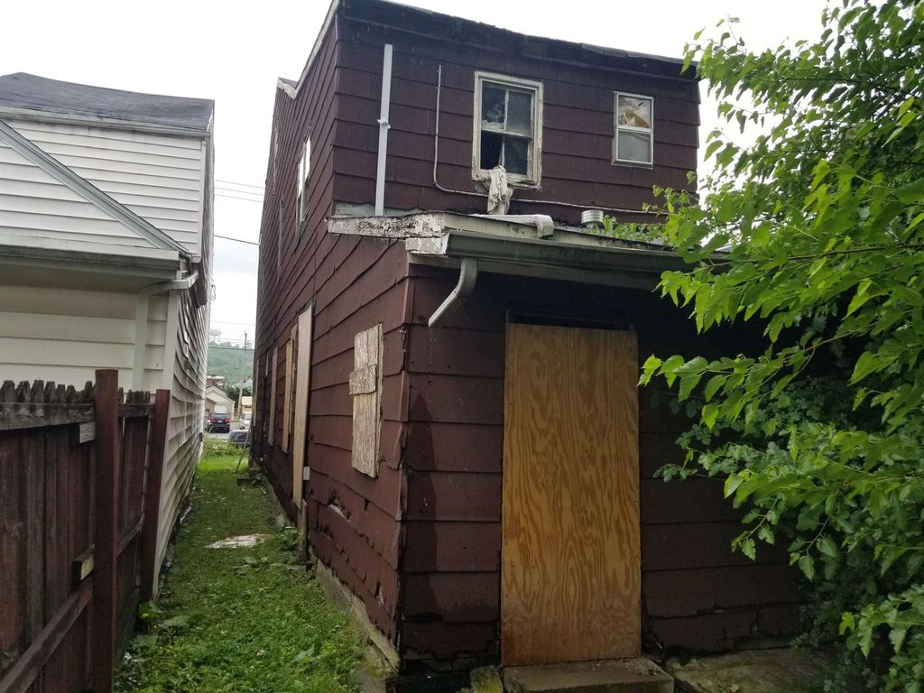 433 W 9th St, Newport KY Foreclosure Property