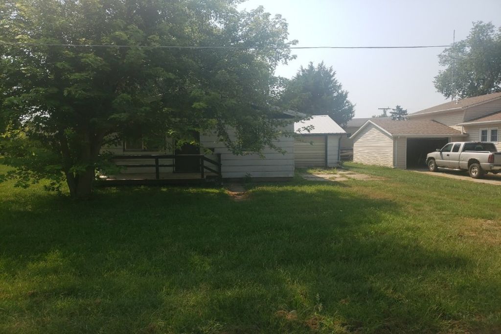 401 W 11th Ave, Tyndall SD Foreclosure Property