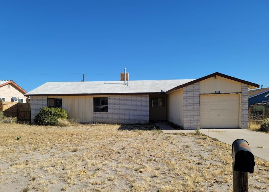 903 Spruce St, Truth Or Consequences NM Foreclosure Property