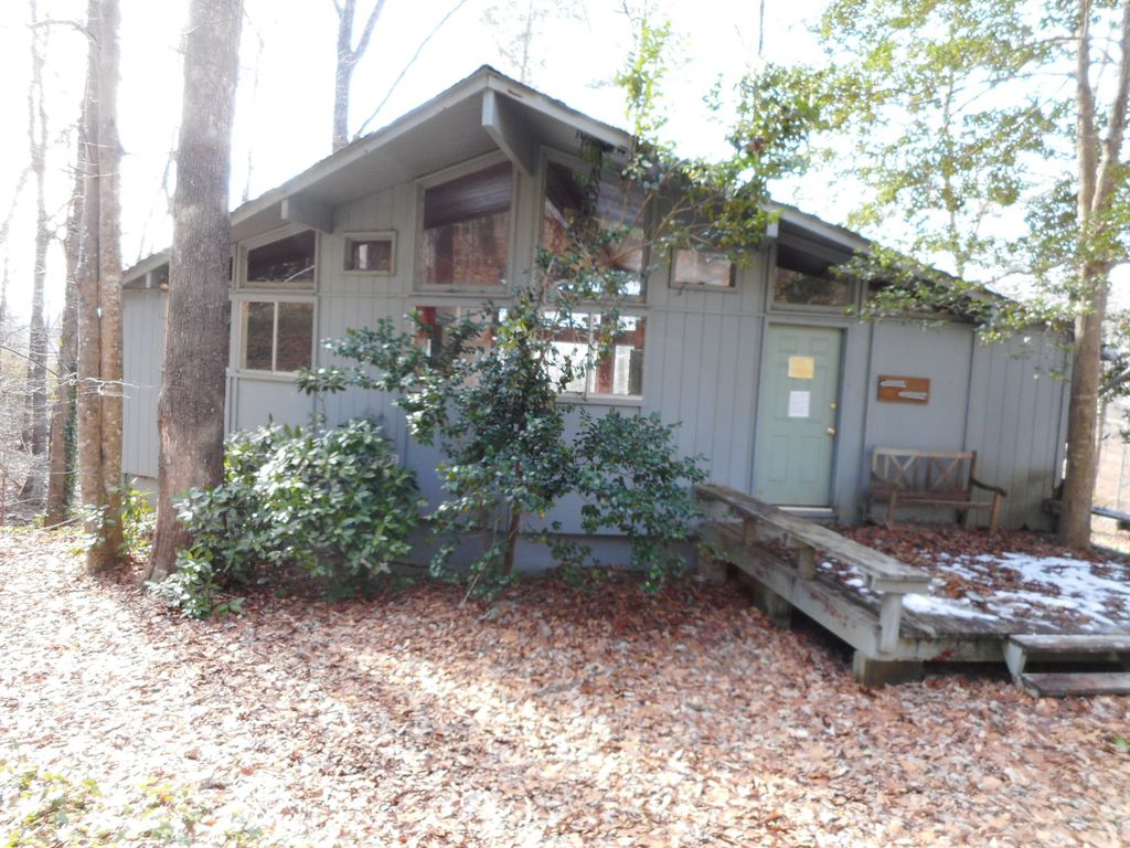 140 Sleeping Bear Ln, Lake Lure NC Foreclosure Property