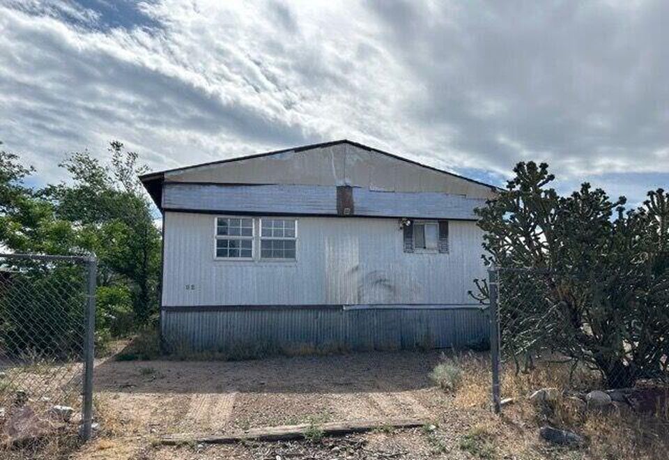 84 Comanche Ln, Los Lunas NM Foreclosure Property