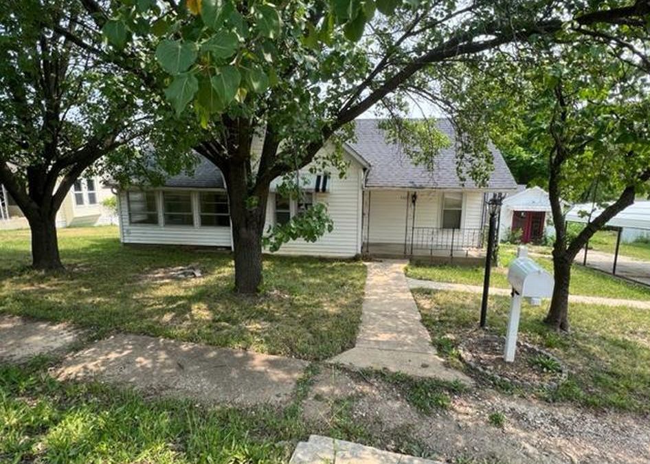 402 Taylor Ave, Park Hills MO Foreclosure Property