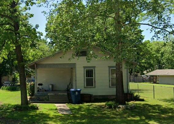903 W 2nd St, Coffeyville KS Foreclosure Property