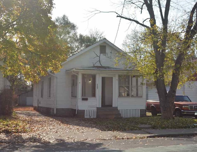 2402 W Howett St, Peoria IL Pre-foreclosure Property