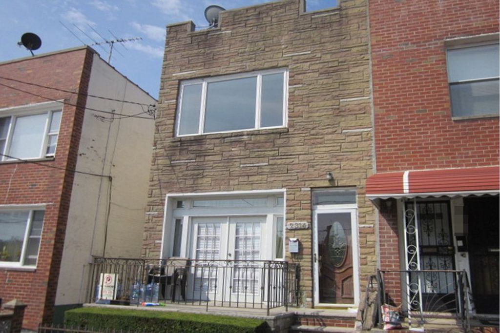 2314 E 3rd St, Brooklyn NY Pre-foreclosure Property
