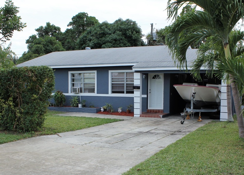 814 44th St, West Palm Beach FL Pre-foreclosure Property