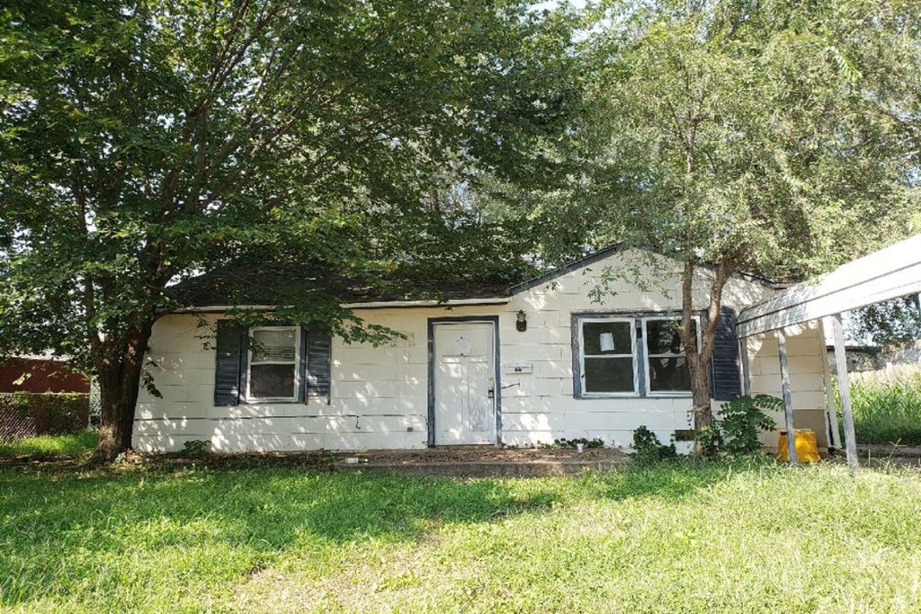 4625 S Meadowview Ave, Wichita KS Pre-foreclosure Property