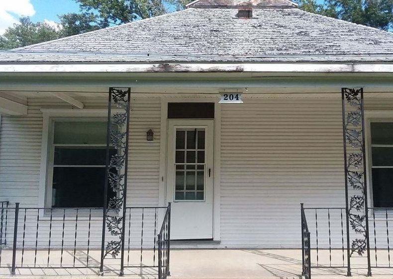 204 N State St, Caney KS Pre-foreclosure Property