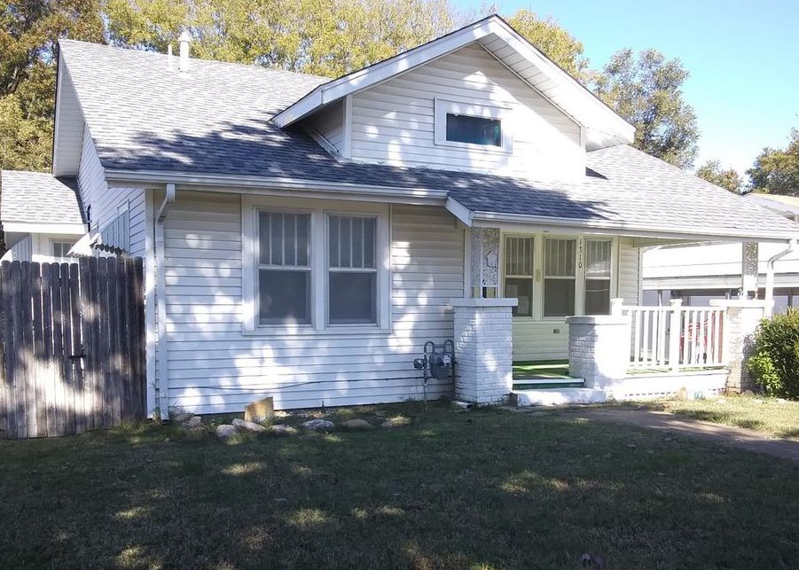1310 W 6th St, Coffeyville KS Pre-foreclosure Property