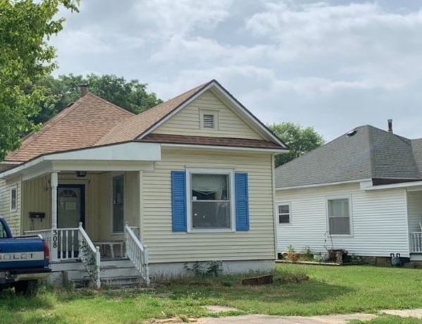 308 S 9th St, Independence KS Pre-foreclosure Property
