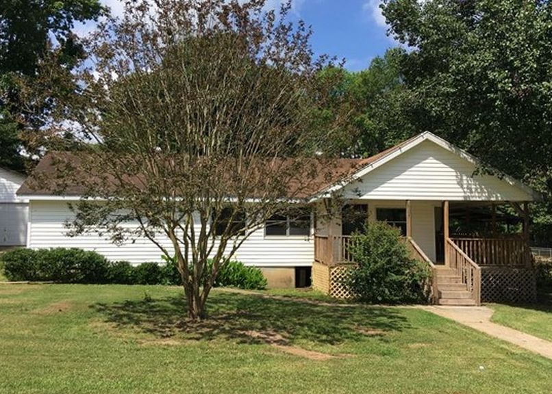 107 Wakefield Ct, Hodges SC Pre-foreclosure Property