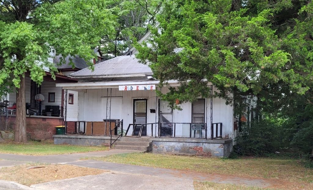 1002 W 11th St, Little Rock AR Pre-foreclosure Property