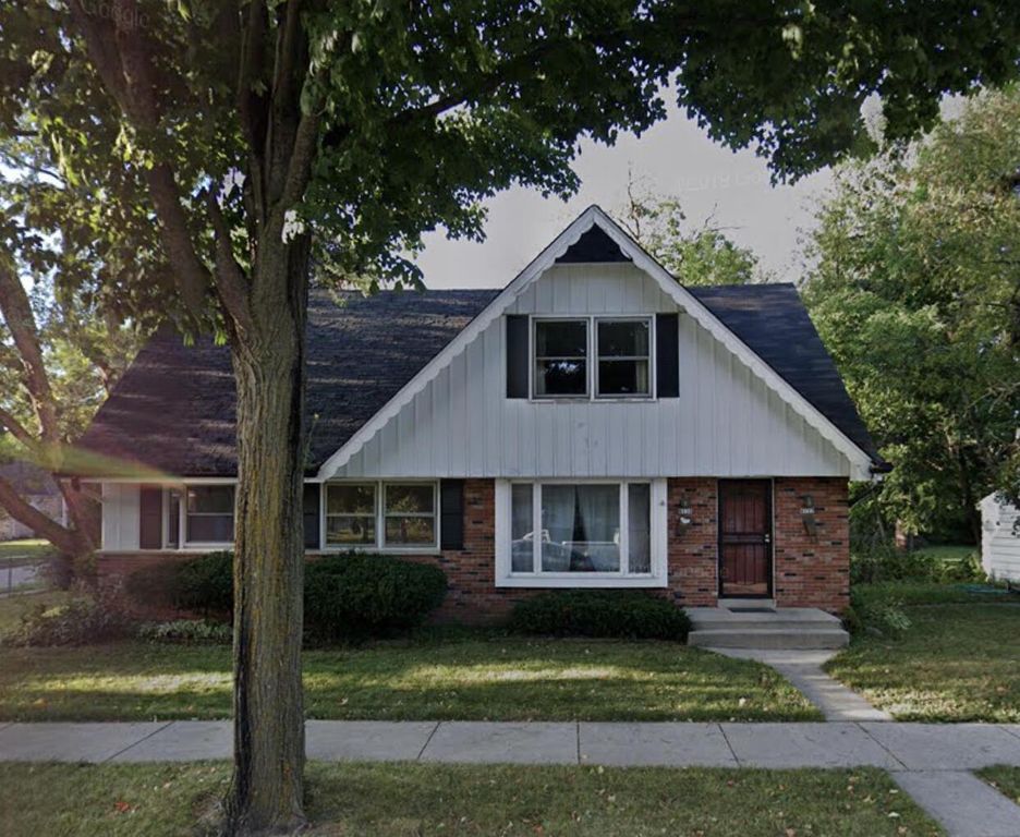 6130 W Fairmount Ave, Milwaukee WI Pre-foreclosure Property