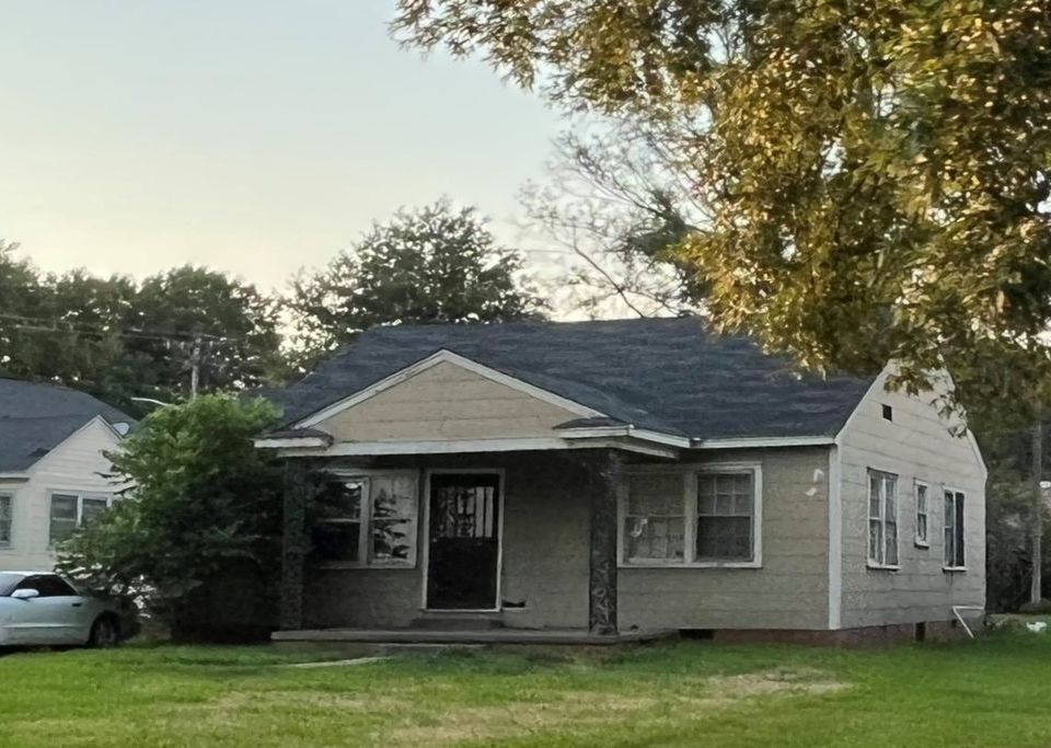 945 School St, Clarksdale MS Pre-foreclosure Property