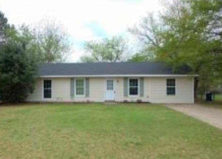 6441 Rutherglen Dr, Fayetteville NC Pre-foreclosure Property