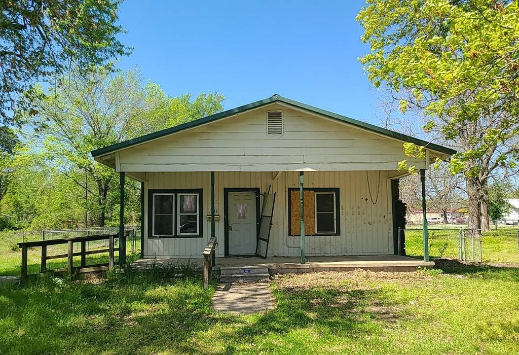 1316 N Griffin Ave, Okmulgee OK Pre-foreclosure Property