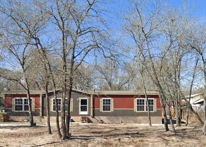 23131 Shady Forest Dr, Elmendorf TX Pre-foreclosure Property