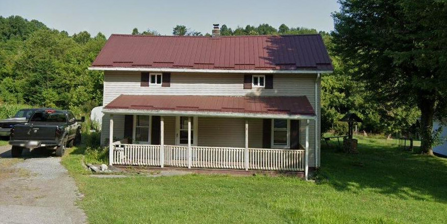 1113 W Main St, Saltville VA Pre-foreclosure Property