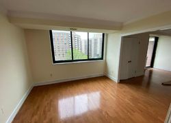  N Park Ave Apt 605, Chevy Chase
