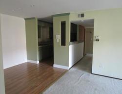  Knoll Valley Dr Apt, Willowbrook