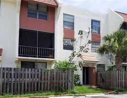  Nw 55th Ave Apt 204, Fort Lauderdale