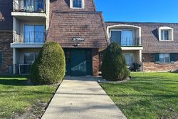  Amherst Ct Apt 102, Country Club Hills