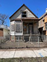 S Honore St, Chicago, IL Foreclosure Home